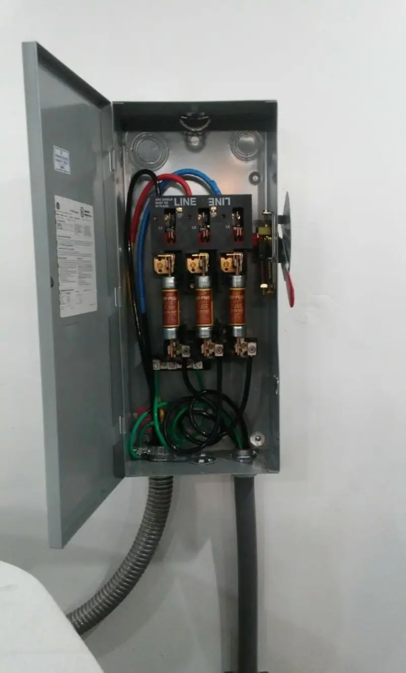 Three-phase disconnect switch installed for Smoke Detector Installation in Vernal